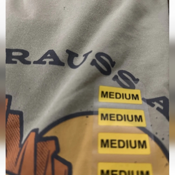 2/$25 NWT Levis Short Sleeve Crew Neck Graphic Logo T Shirt. - Picture 2 of 2